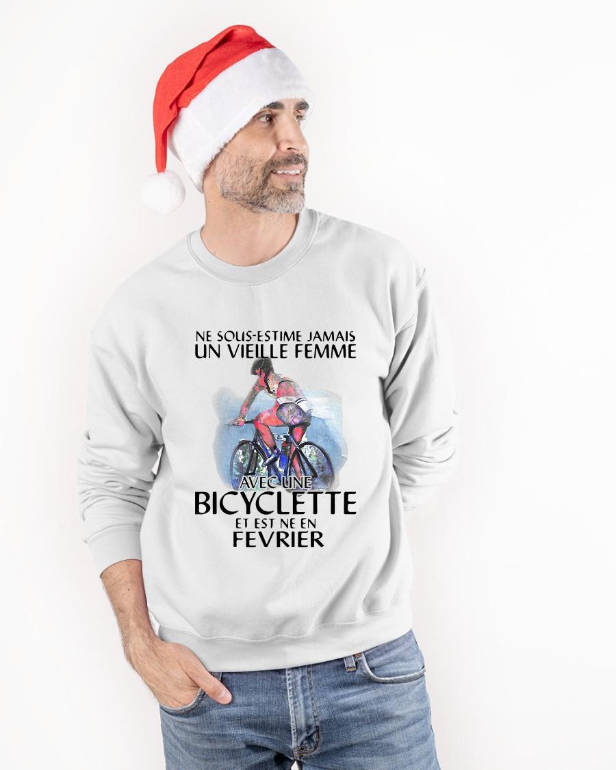 Ne Sous Estimez Jamais Un Vieille Femme Avec Une Bicyclette Et Est Ne En Fevrier Sweater